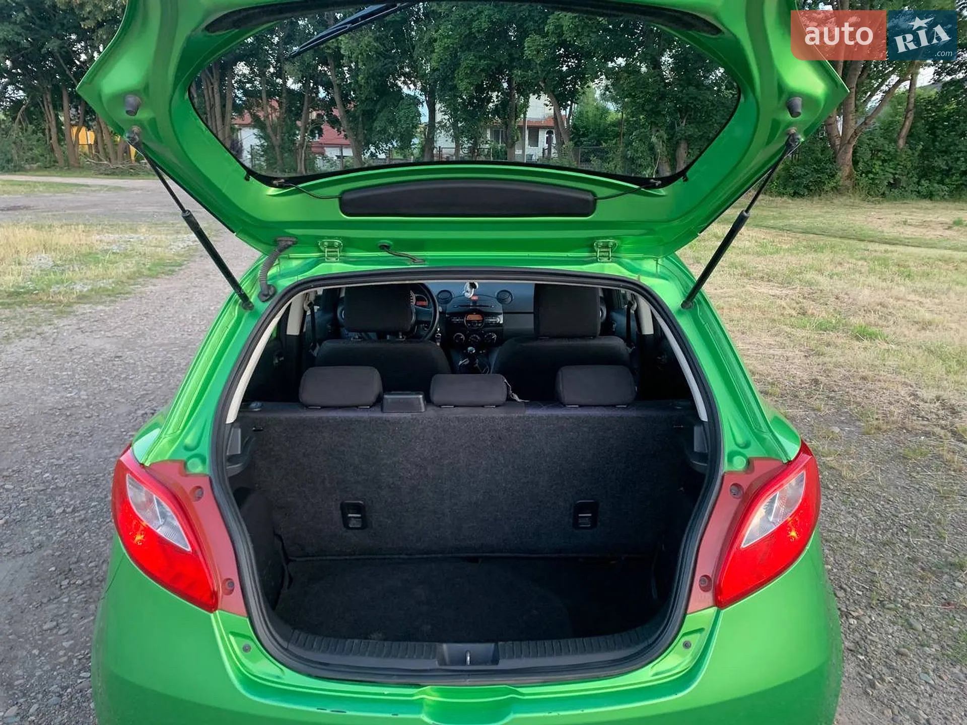 2010 Mazda 2 - мініатюра 14