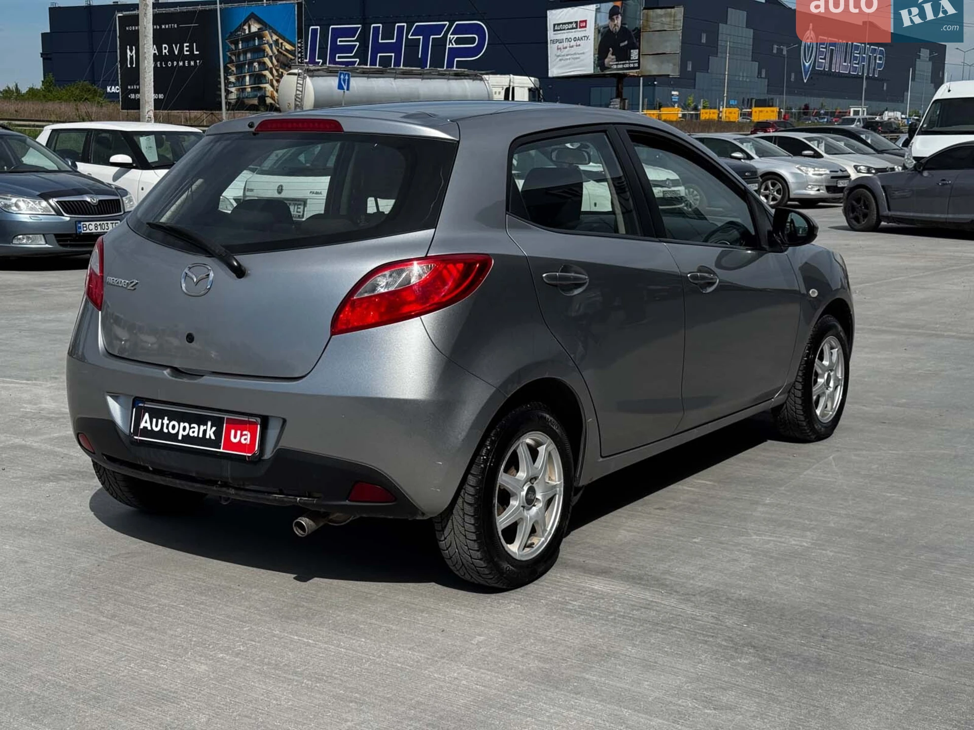 2011 Mazda 2 - мініатюра 8