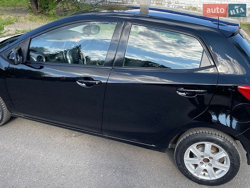 Хэтчбек Mazda 2 2008 в Днепре