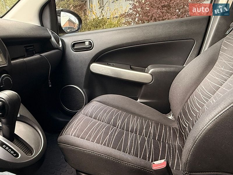 Хэтчбек Mazda 2 2008 в Днепре