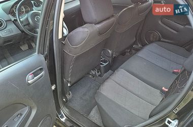Хетчбек Mazda 2 2014 в Чернівцях