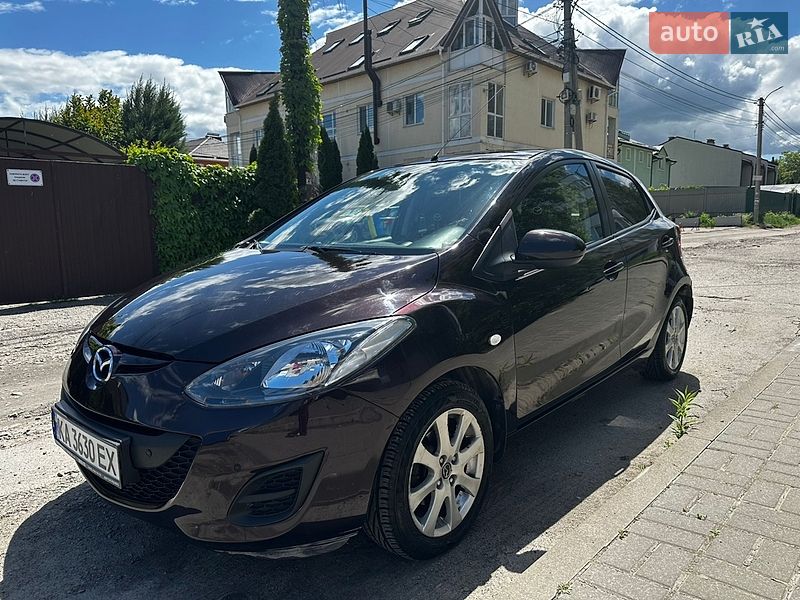 Хетчбек Mazda 2 2014 в Києві фото 3 Хетчбек Mazda 2 2014 в Києві