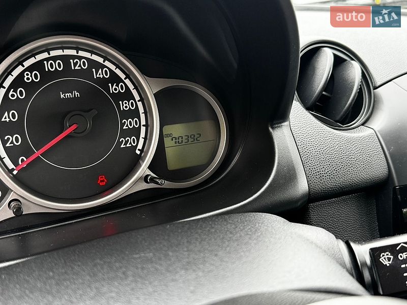Хэтчбек Mazda 2 2012 в Стрые