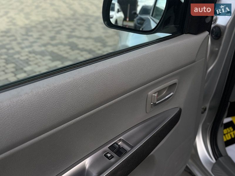 Хэтчбек Mazda 2 2004 в Мукачево