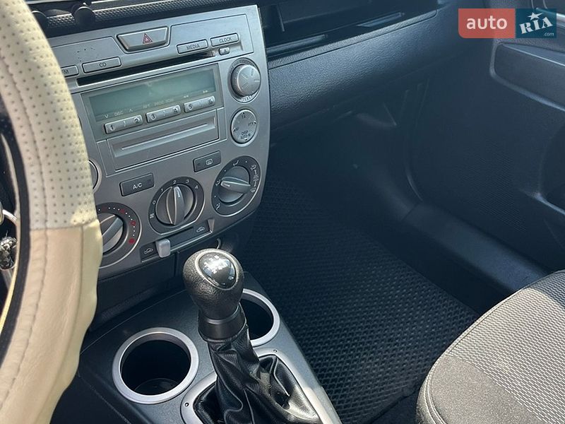 Хэтчбек Mazda 2 2006 в Полтаве