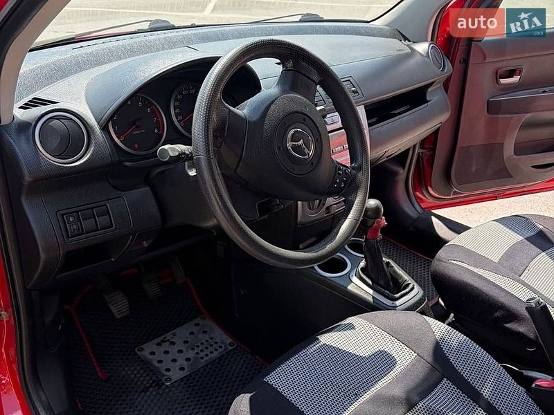 Хэтчбек Mazda 2 2006 в Запорожье