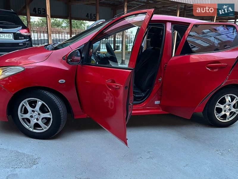 Хэтчбек Mazda 2 2008 в Белой Церкви