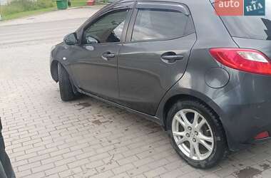 Хэтчбек Mazda 2 2008 в Рахове