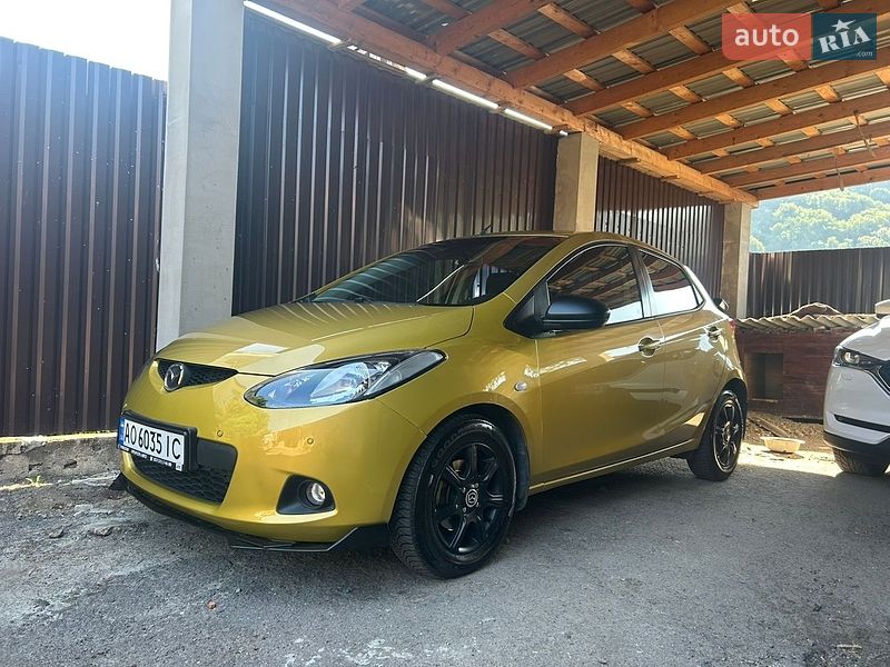Хетчбек Mazda 2 2008 в Мукачевому