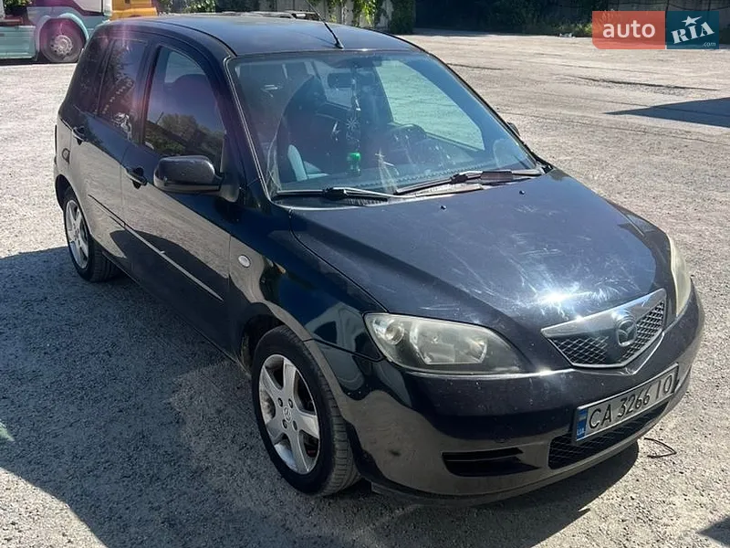 Mazda 2 2005