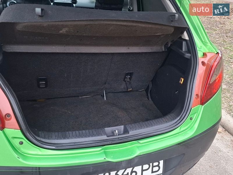 Хэтчбек Mazda 2 2008 в Краматорске