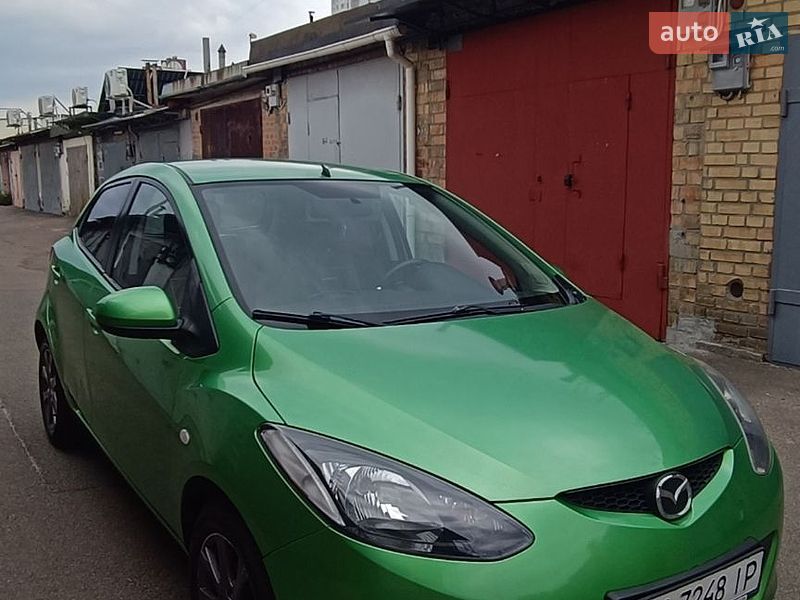 Хэтчбек Mazda 2 2008 в Киеве
