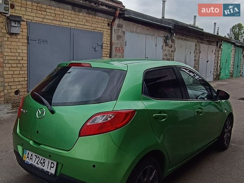 Хэтчбек Mazda 2 2008 в Киеве