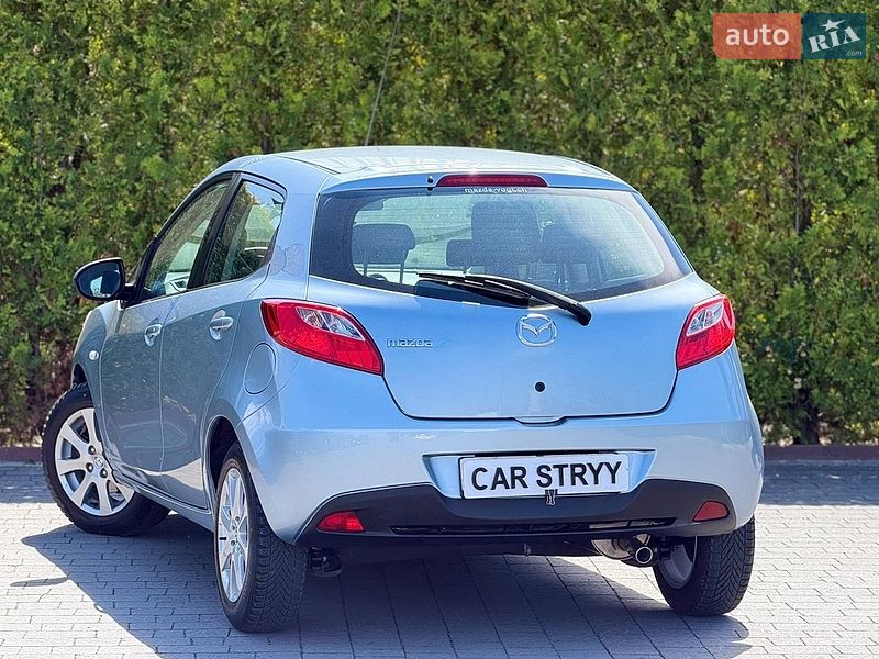 Хэтчбек Mazda 2 2012 в Стрые