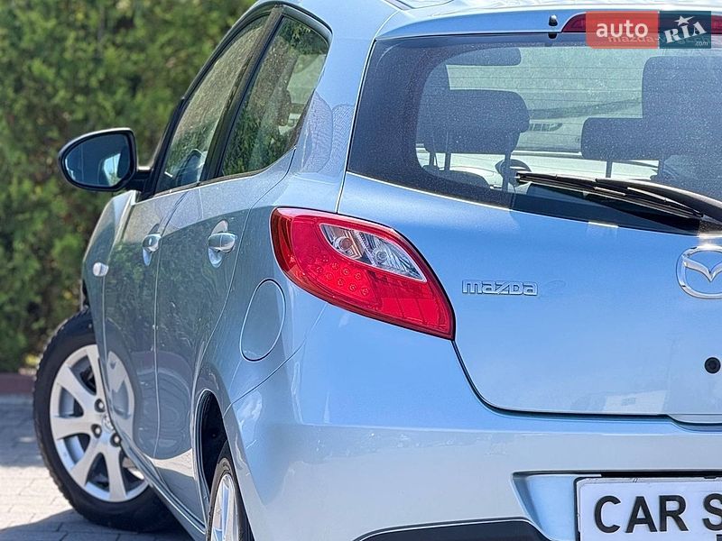 Хэтчбек Mazda 2 2012 в Стрые