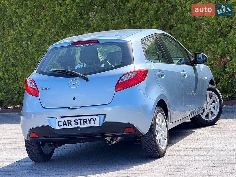 Хэтчбек Mazda 2 2012 в Стрые