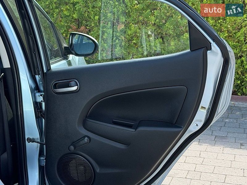 Хэтчбек Mazda 2 2012 в Стрые