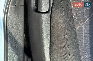 Хэтчбек Mazda 2 2012 в Стрые