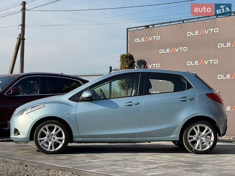 Хэтчбек Mazda 2 2009 в Виннице