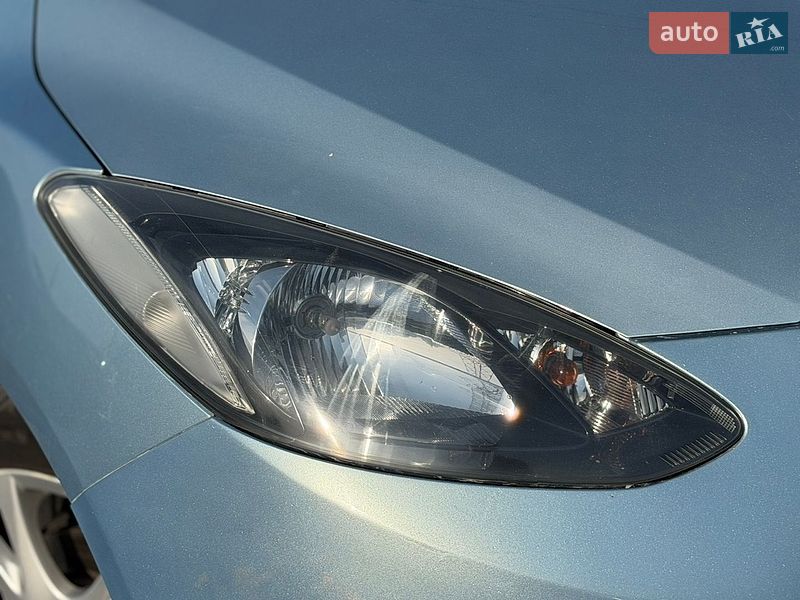 Хэтчбек Mazda 2 2009 в Виннице