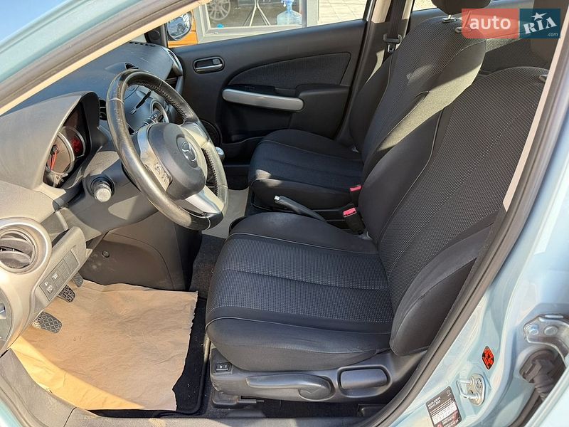 Хэтчбек Mazda 2 2009 в Виннице