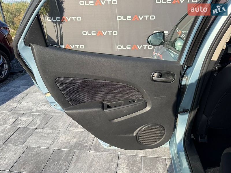 Хетчбек Mazda 2 2009 в Вінниці