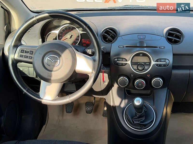 Хэтчбек Mazda 2 2009 в Виннице