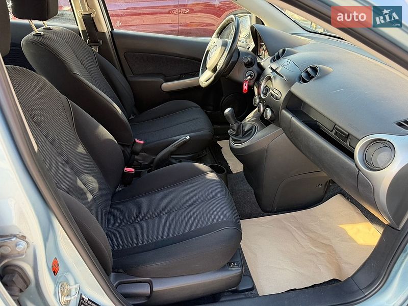 Хэтчбек Mazda 2 2009 в Виннице