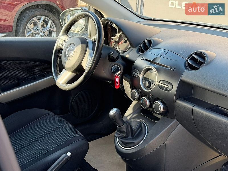 Хетчбек Mazda 2 2009 в Вінниці
