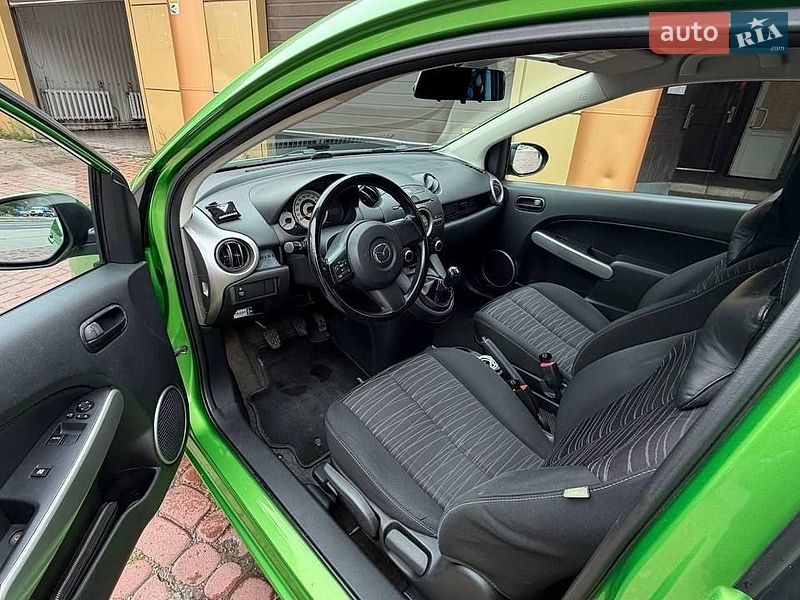 Хэтчбек Mazda 2 2008 в Черкассах