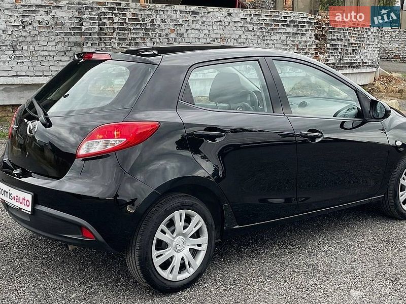 Хэтчбек Mazda 2 2013 в Виннице