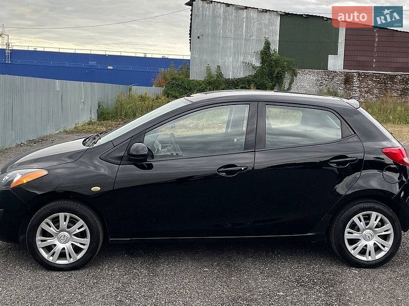 Хэтчбек Mazda 2 2013 в Виннице