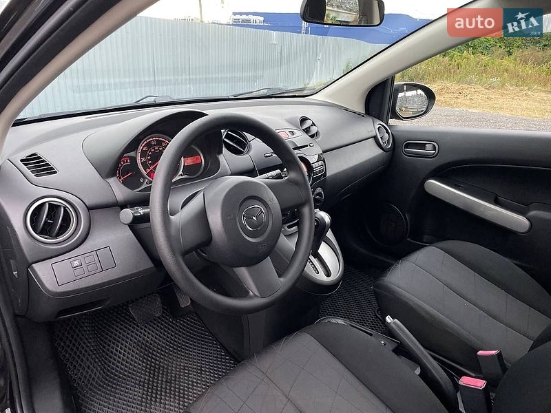 Хэтчбек Mazda 2 2013 в Виннице