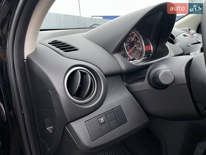 Хэтчбек Mazda 2 2013 в Виннице