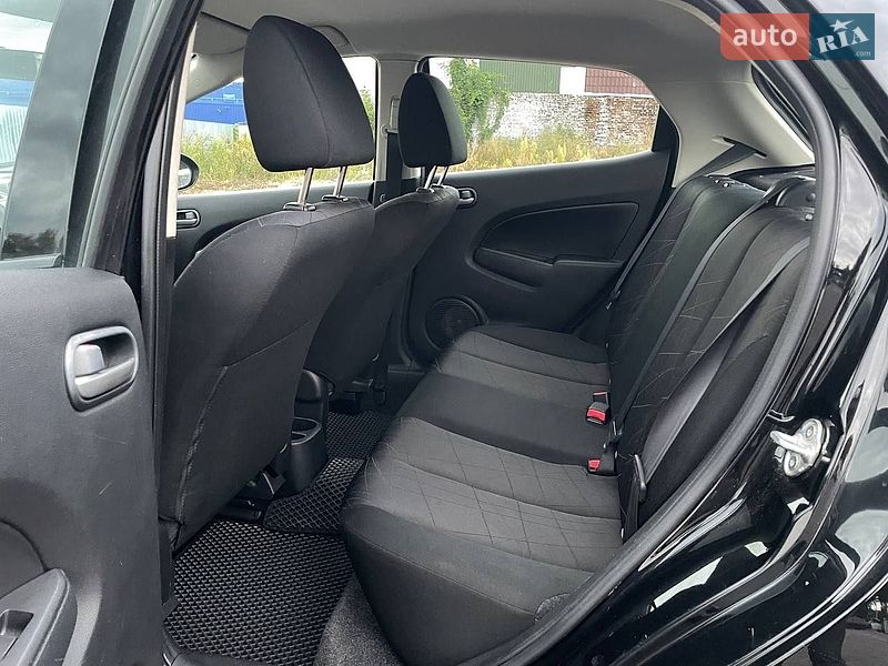 Хэтчбек Mazda 2 2013 в Виннице