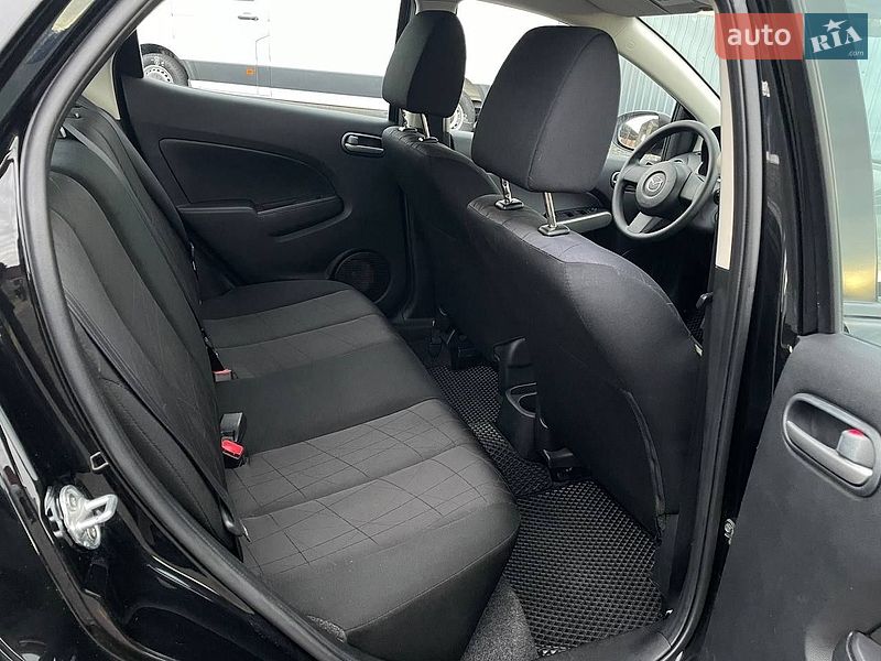 Хэтчбек Mazda 2 2013 в Виннице