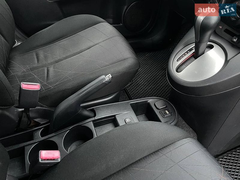 Хэтчбек Mazda 2 2013 в Виннице