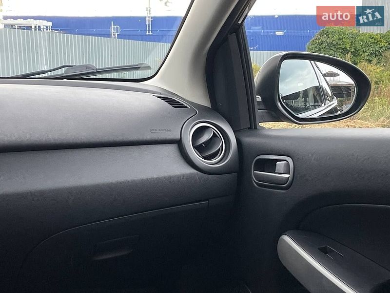 Хэтчбек Mazda 2 2013 в Виннице