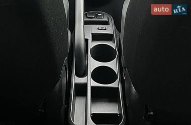 Хэтчбек Mazda 2 2013 в Виннице