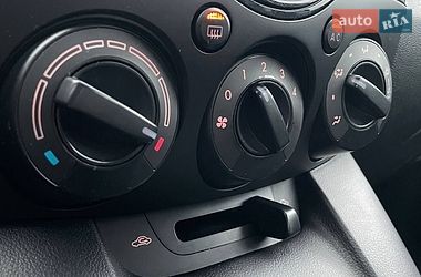 Хэтчбек Mazda 2 2013 в Виннице