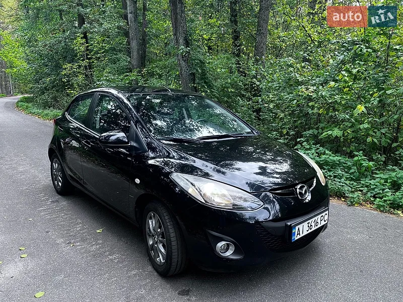 Mazda 2 2011