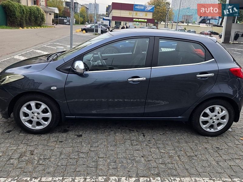Хэтчбек Mazda 2 2008 в Киеве