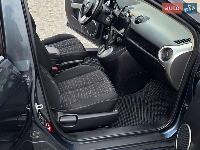 Хэтчбек Mazda 2 2008 в Киеве