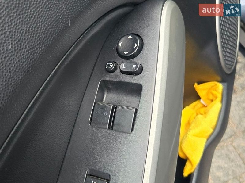 Хэтчбек Mazda 2 2008 в Киеве