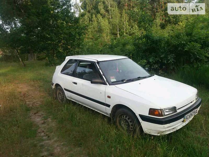 Хэтчбек Mazda 323 1991 в Луцке