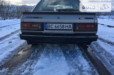 Седан Mazda 323 1987 в Львове