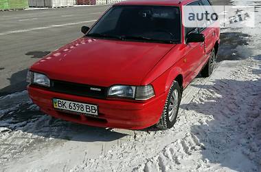 Универсал Mazda 323 1988 в Костополе