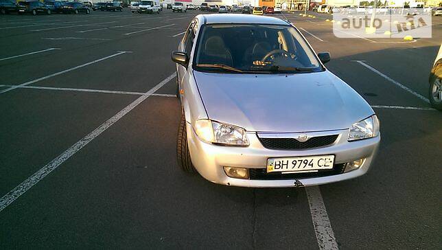 Седан Mazda 323 1999 в Одессе