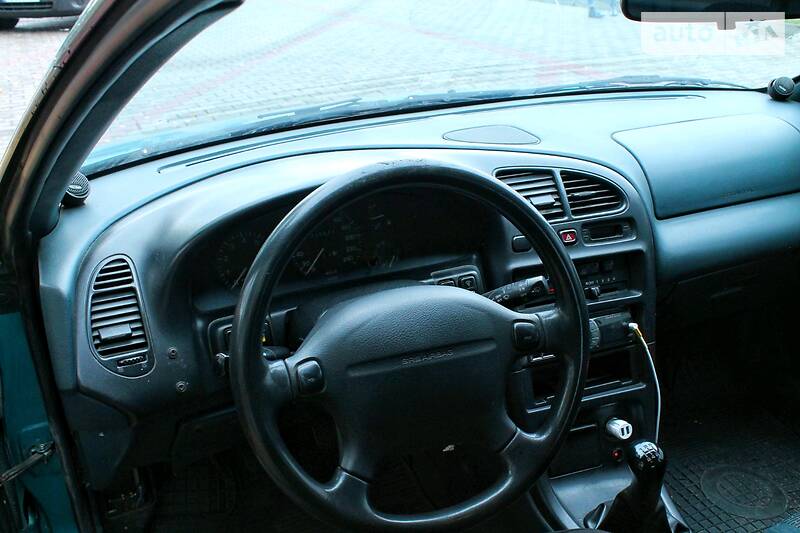 Хетчбек Mazda 323 1995 в Луцьку