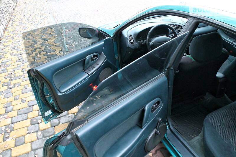 Хетчбек Mazda 323 1995 в Луцьку